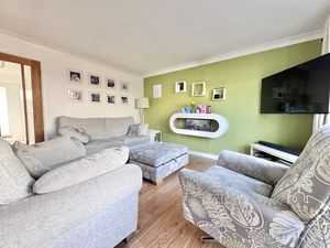 Living Room- click for photo gallery